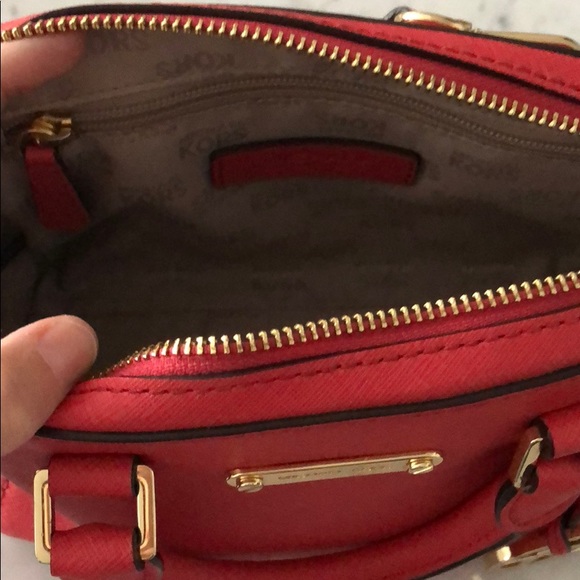 Michael Kors mini satchel ☀️ - Picture 5 of 6